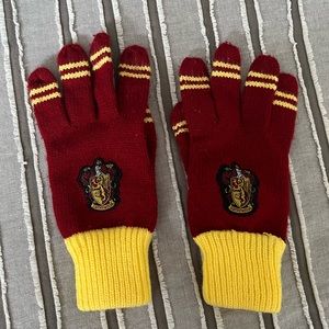 Harry Potter Gryffindor Knit Logo Gloves